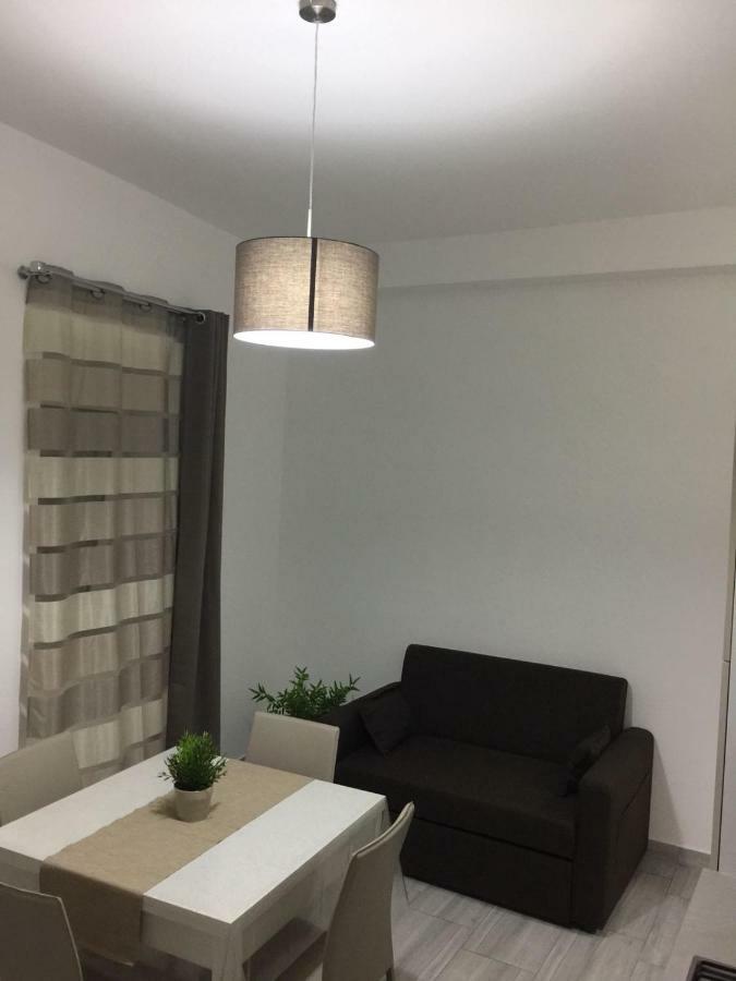 شقة Alloggio Tulipano Acerra المظهر الخارجي الصورة